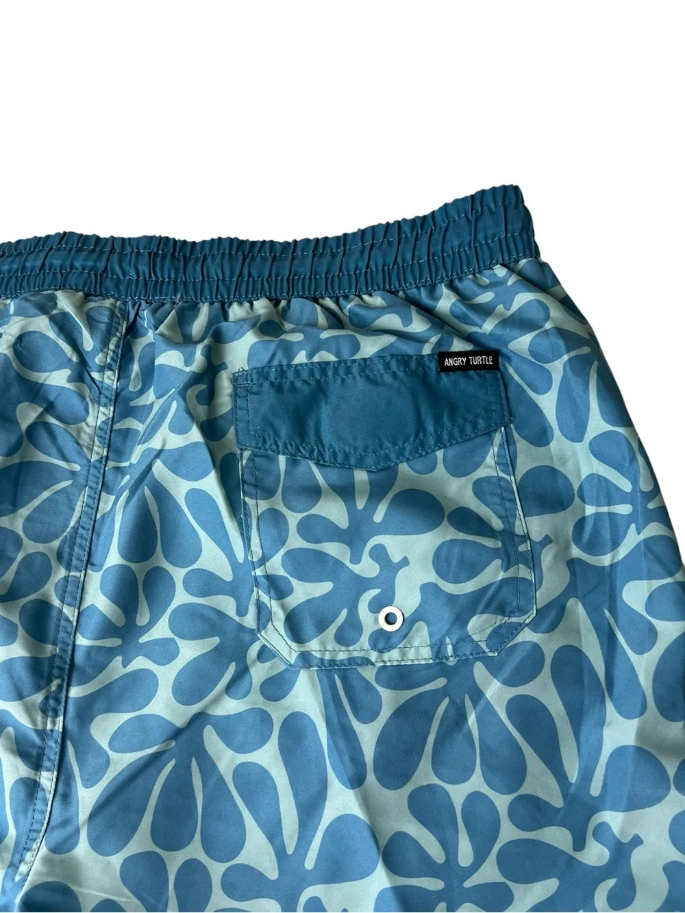 Angry turtle shorts use xl